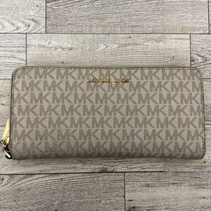Michael Kors Large Jet Set Wallet